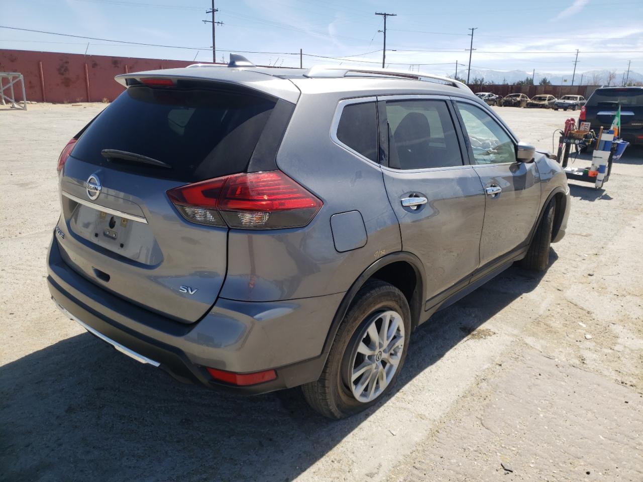Photo 4 from auction – 2017 NISSAN ROGUE S with VIN KNMAT2MTXHP538302