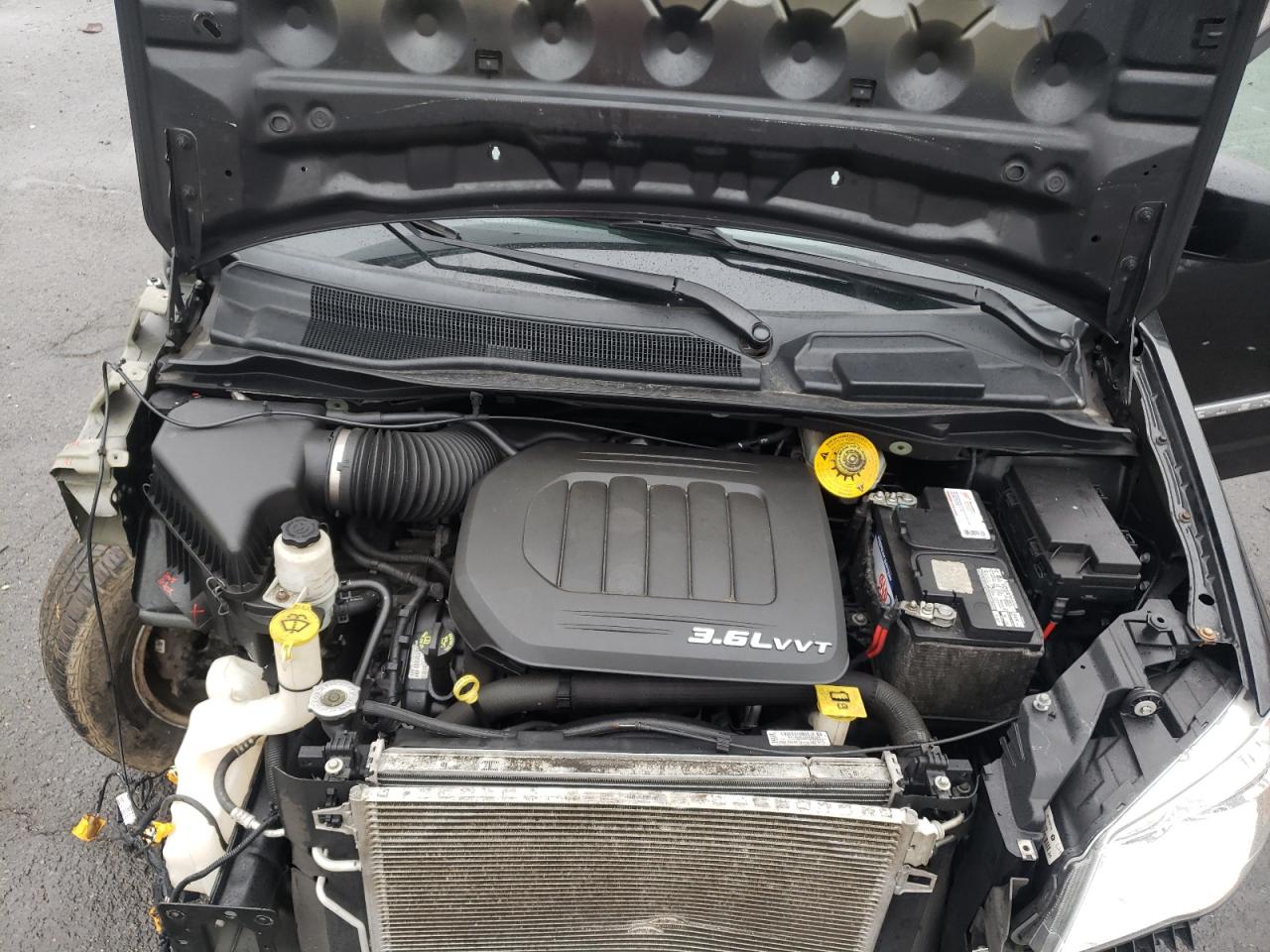 Photo 7 from auction – 2015 CHRYSLER TOWN & COU with VIN 2C4RC1BGXFR505086