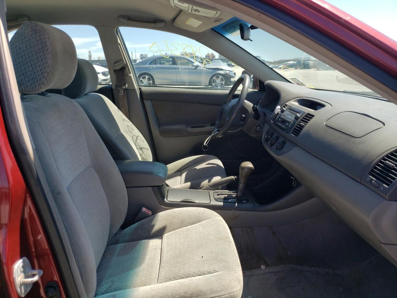 Photo 5 from auction – 2003 TOYOTA CAMRY LE with VIN 4T1BE32K83U192190