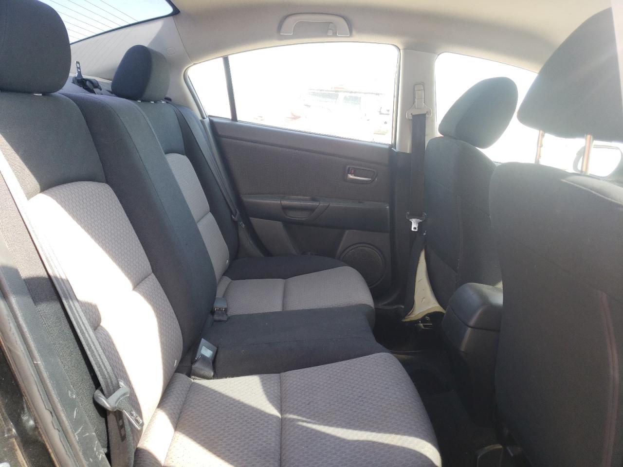 Photo 6 from auction – 2006 MAZDA 3 I with VIN JM1BK32F661458912