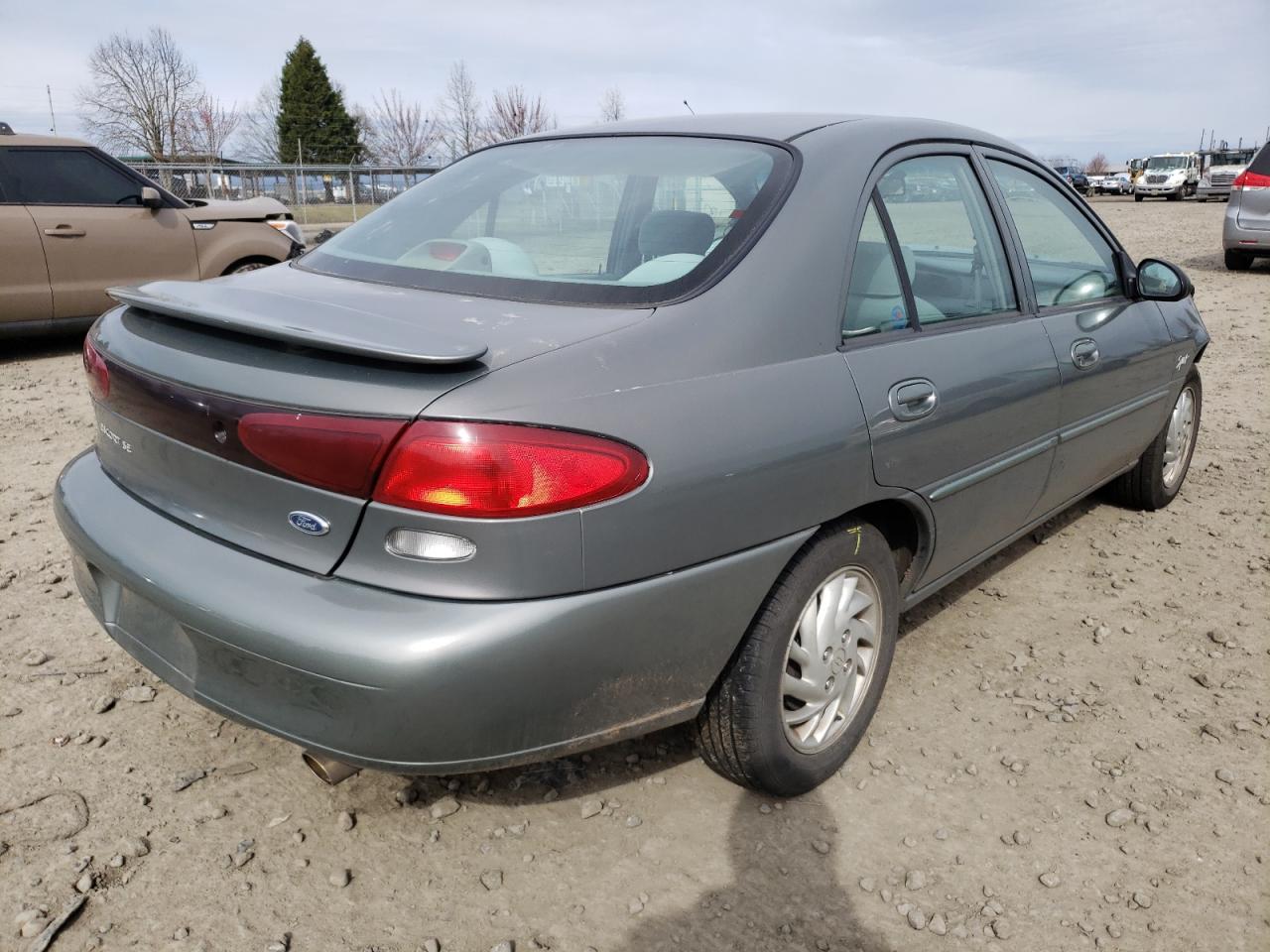 Photo 4 from auction – 1998 FORD ESCORT SE with VIN 1FAFP13P6WW175160