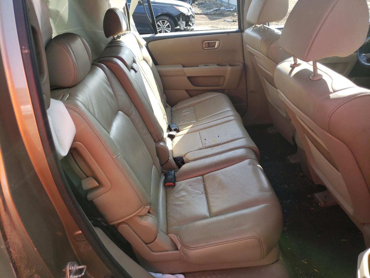 Photo 6 from auction – 2011 HONDA PILOT EXL with VIN 5FNYF4H54BB063504