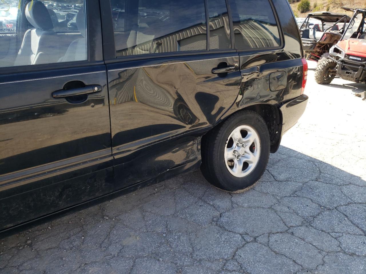 Photo 9 from auction – 2003 TOYOTA HIGHLANDER with VIN JTEGD21AX30069221