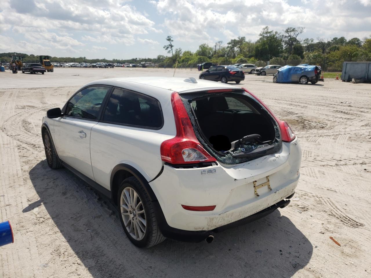 Photo 3 from auction – 2012 VOLVO C30 T5 with VIN YV1672MK1C2285811