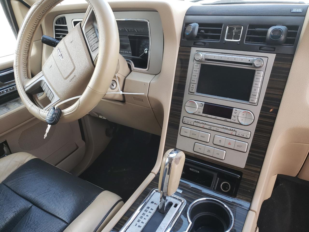 Photo 9 from auction – 2009 LINCOLN NAVIGATOR with VIN 5LMFU28589EJ01645