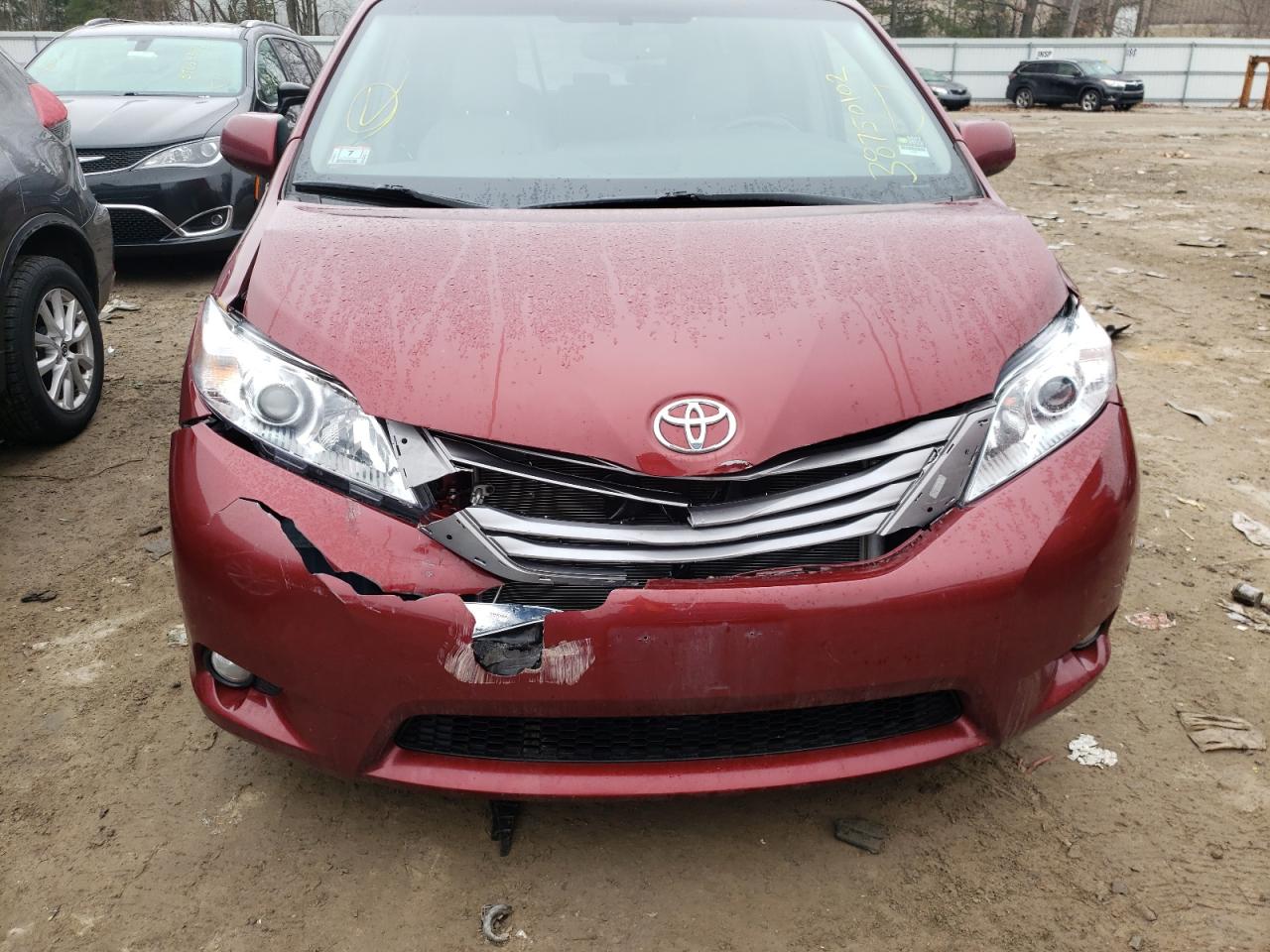Photo 9 from auction – 2016 TOYOTA SIENNA XLE with VIN 5TDDK3DC6GS139137