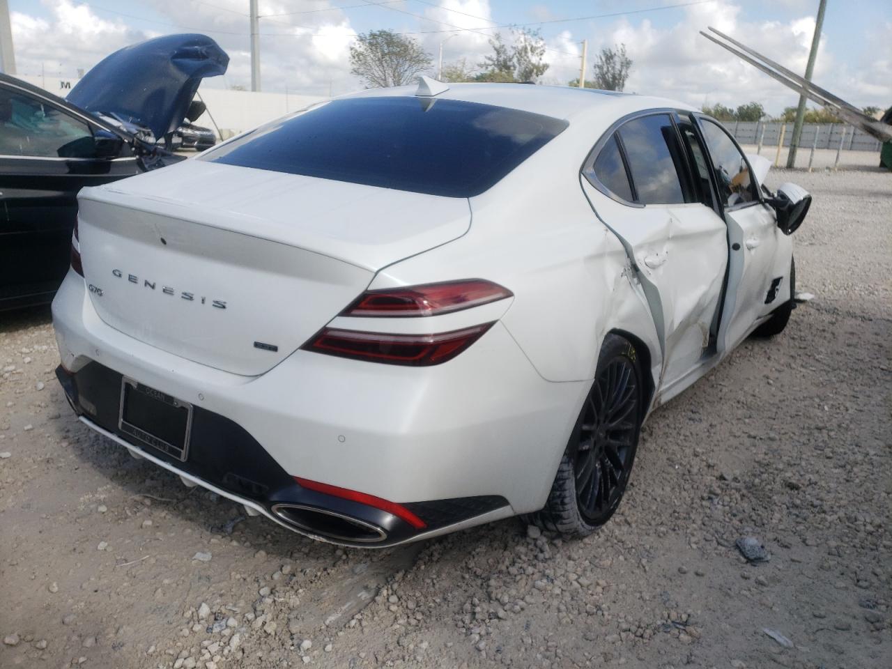 Photo 4 from auction – 2022 GENESIS G70 LAUNCH with VIN KMTG14TE3NU082950