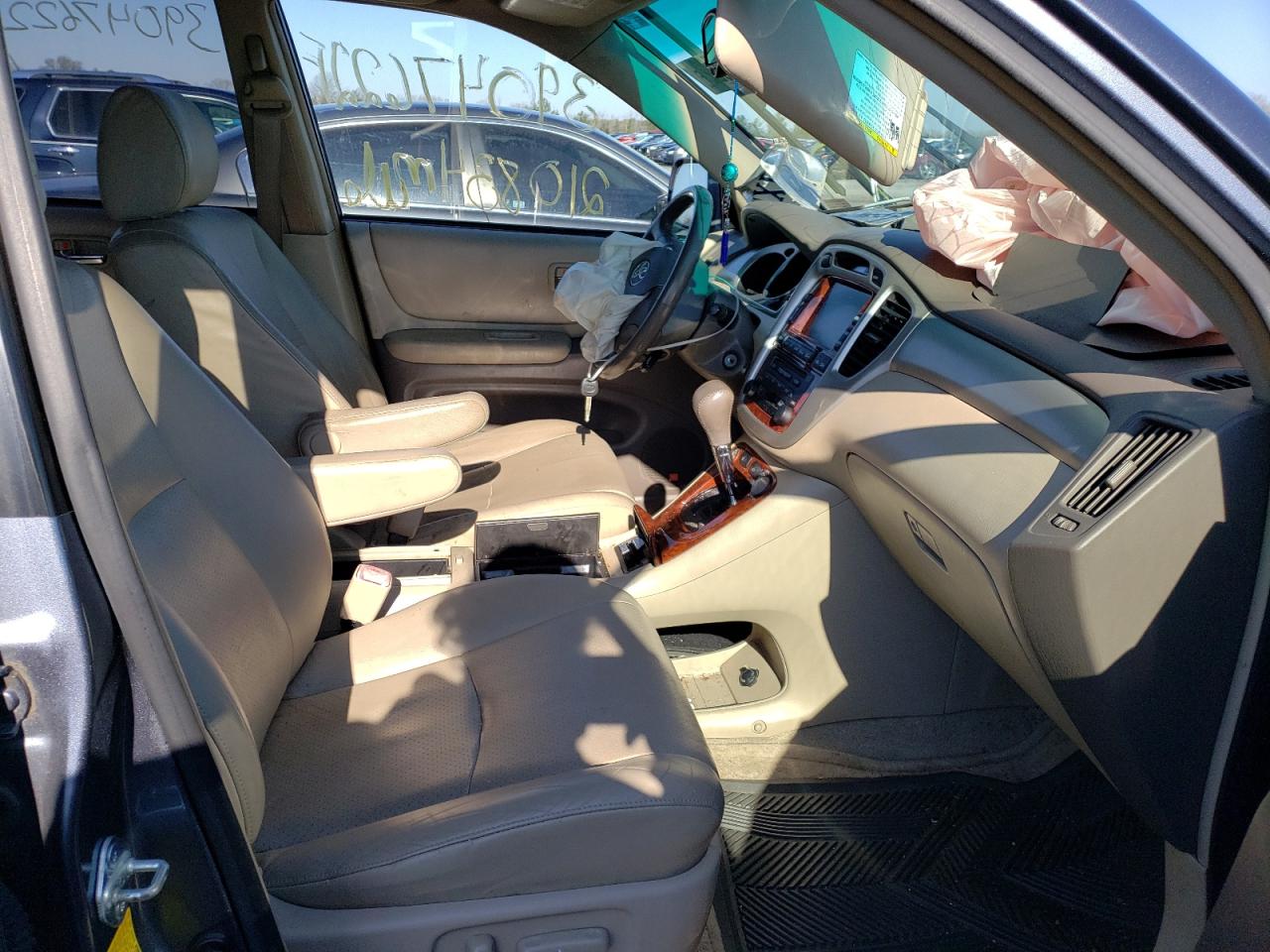 Photo 5 from auction – 2006 TOYOTA HIGHLANDER with VIN JTEEW21A060022026