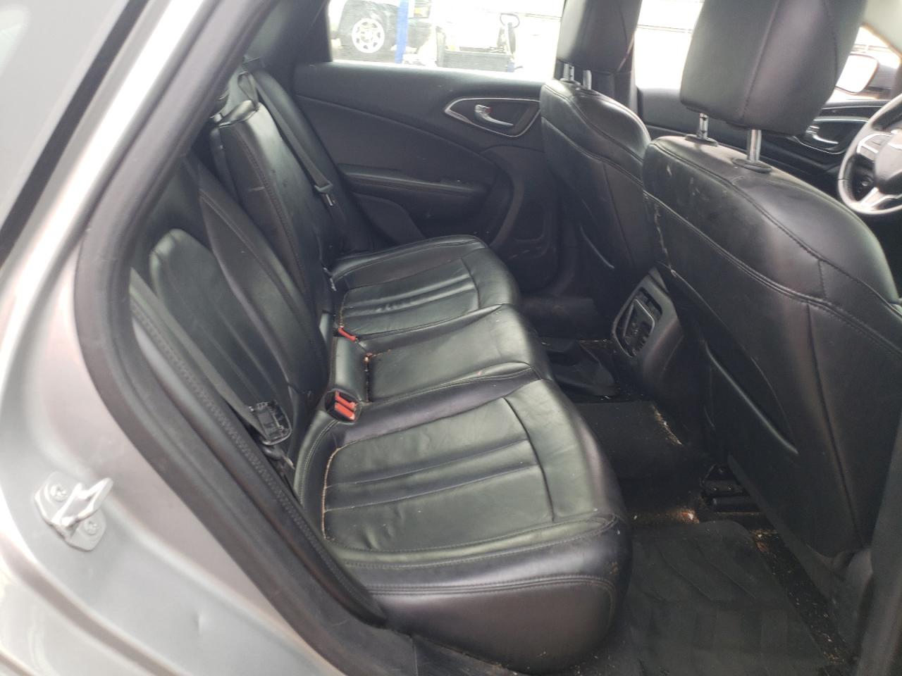 Photo 6 from auction – 2015 CHRYSLER 200 C with VIN 1C3CCCCBXFN575631