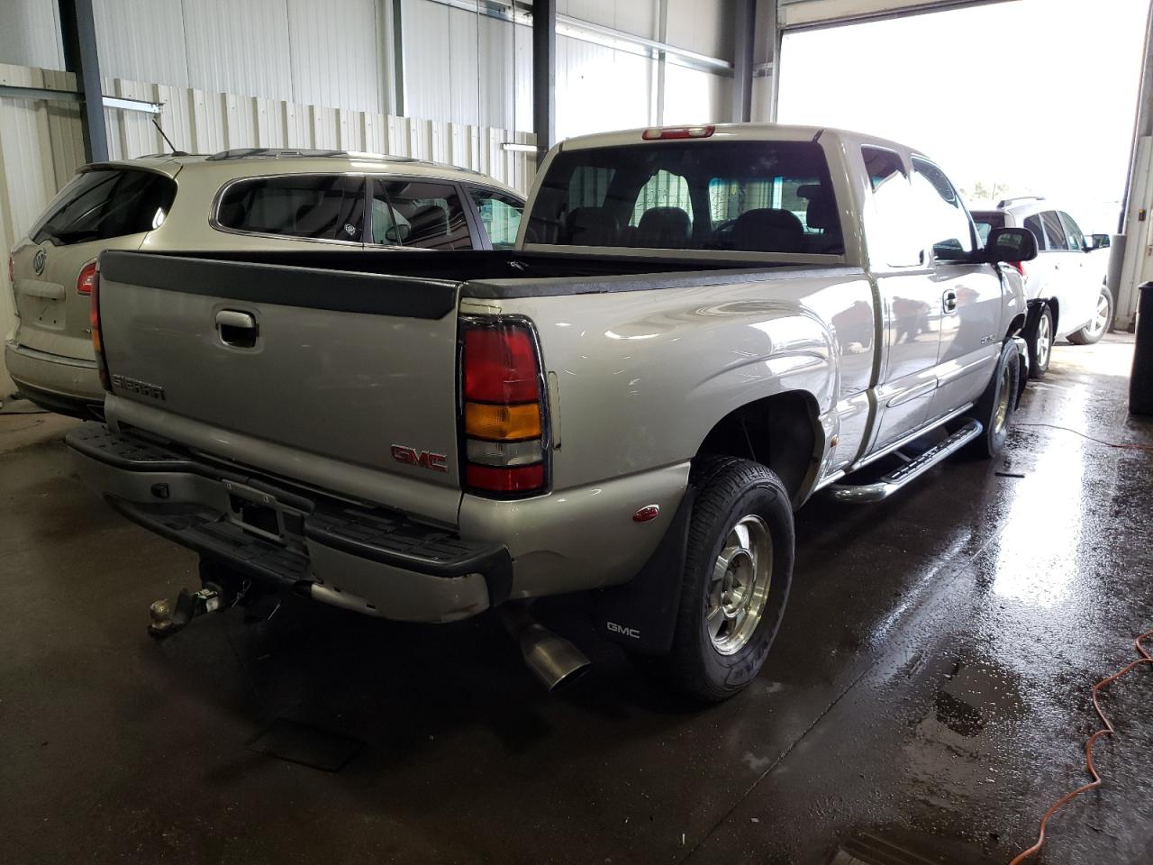Photo 4 from auction – 2004 GMC SIERRA K15 with VIN 2GTFK69U941304029