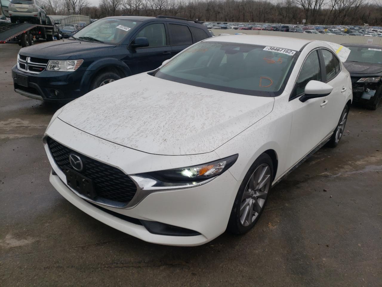 Photo 2 from auction – 2020 MAZDA 3 SELECT with VIN 3MZBPACL5LM128829