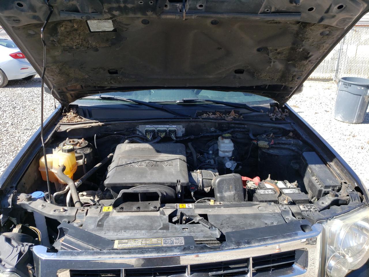 Photo 7 from auction – 2011 FORD ESCAPE LIM with VIN 1FMCU9EG8BKA42656