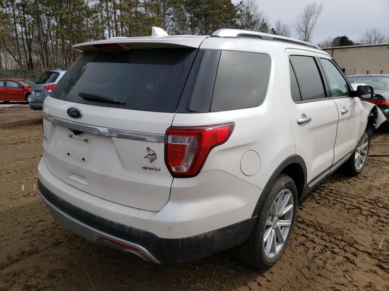 Photo 4 from auction – 2017 FORD EXPLORER L with VIN 1FM5K8F81HGC36067
