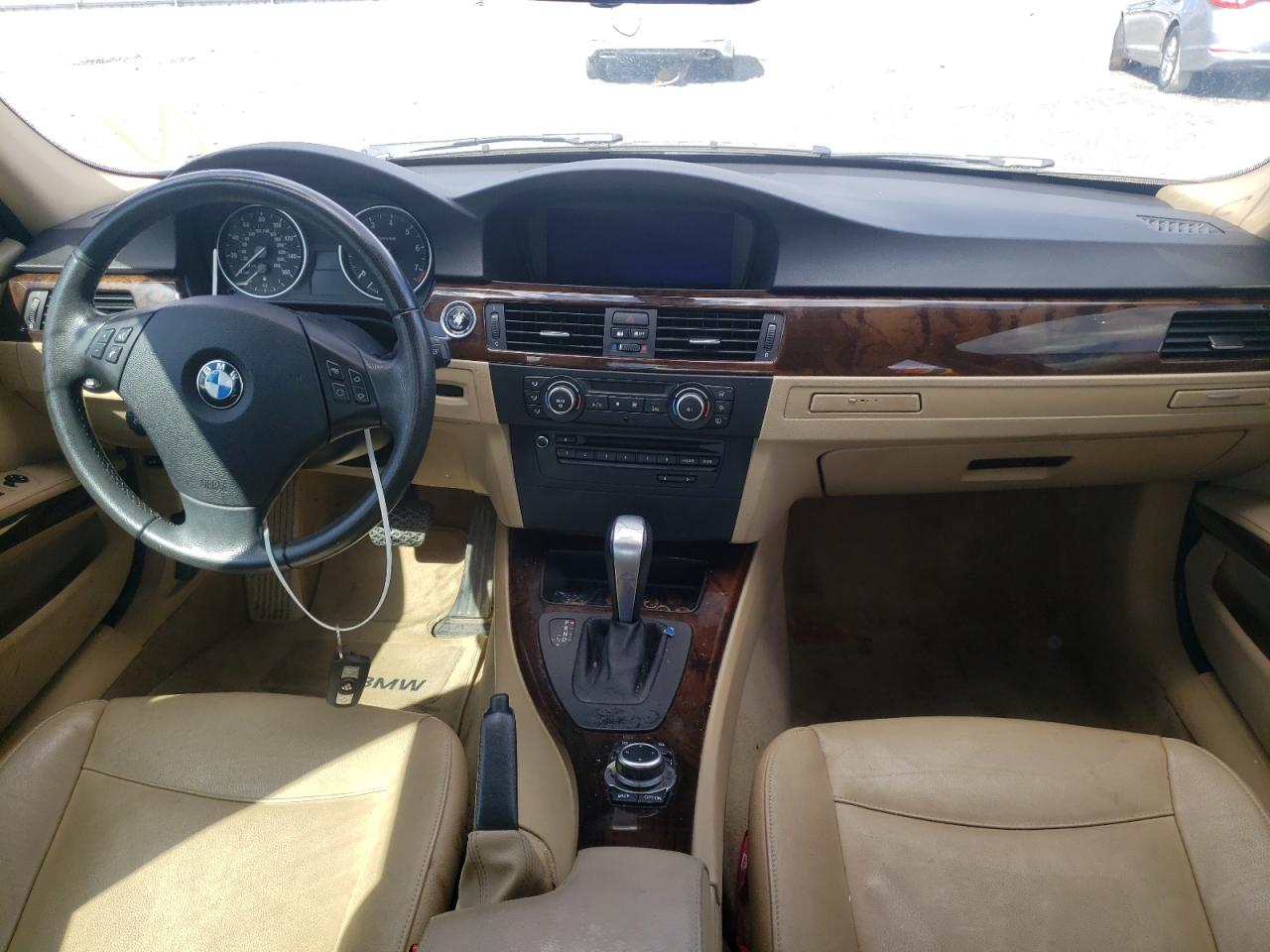 Photo 9 from auction – 2011 BMW 328 I SULE with VIN WBAPH5G58BNM84248