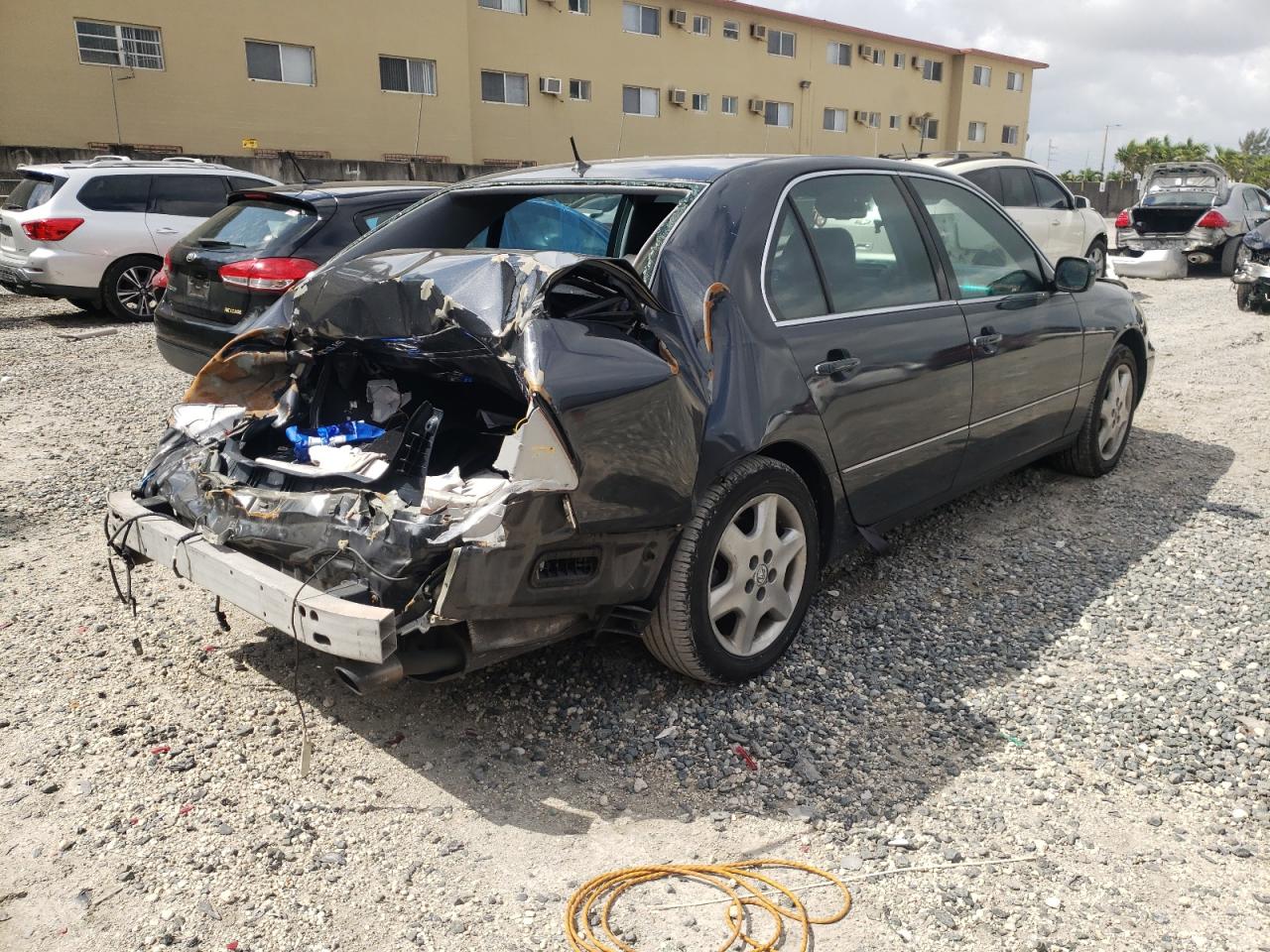 Photo 4 from auction – 2004 LEXUS LS 430 with VIN JTHBN36F240131037