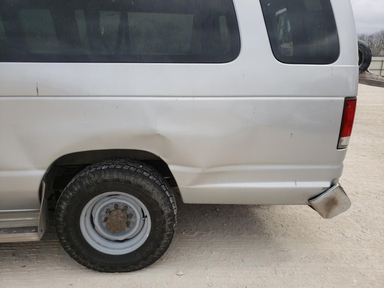 Photo 9 from auction – 1999 FORD ECONOLINE with VIN 1FBSS31L7XHB13148
