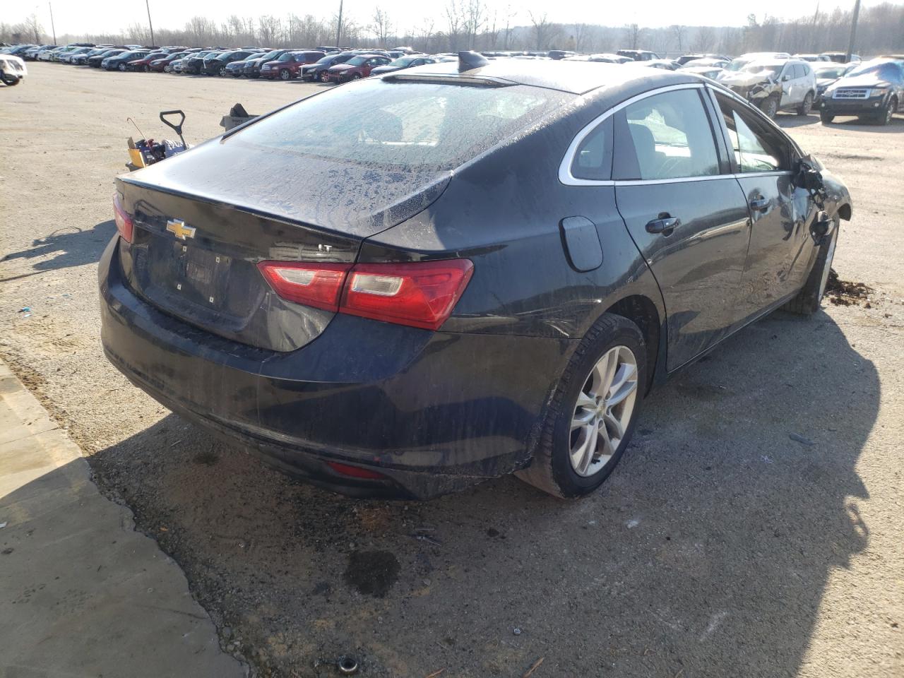 Photo 4 from auction – 2018 CHEVROLET MALIBU LT with VIN 1G1ZD5ST8JF277972