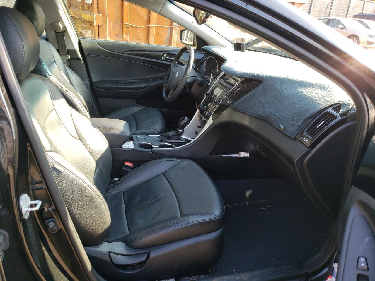 Photo 5 from auction – 2013 HYUNDAI SONATA SE with VIN 5NPEC4AC8DH648692