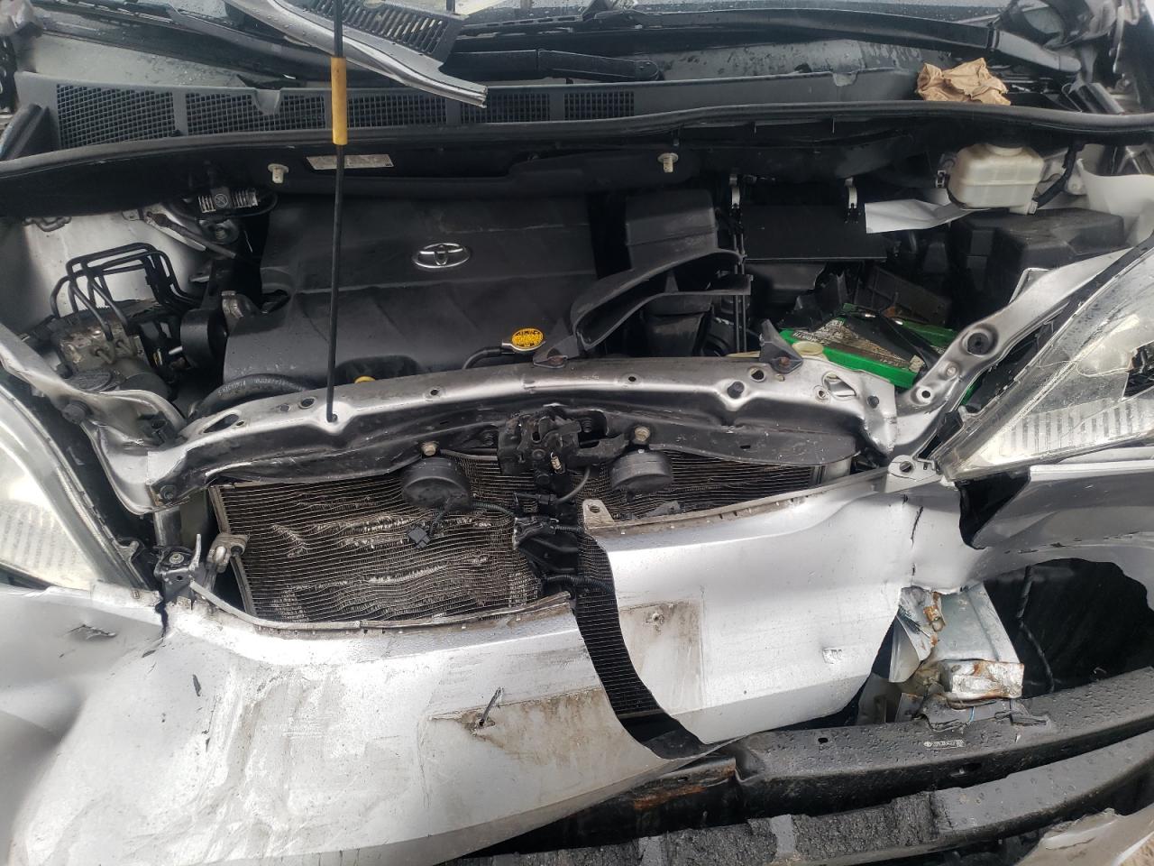 Photo 7 from auction – 2012 TOYOTA SIENNA XLE with VIN 5TDYK3DC4CS273690