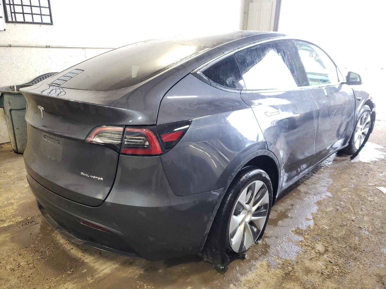 Photo 4 from auction – 2021 TESLA MODEL Y with VIN 5YJYGDEE2MF249112
