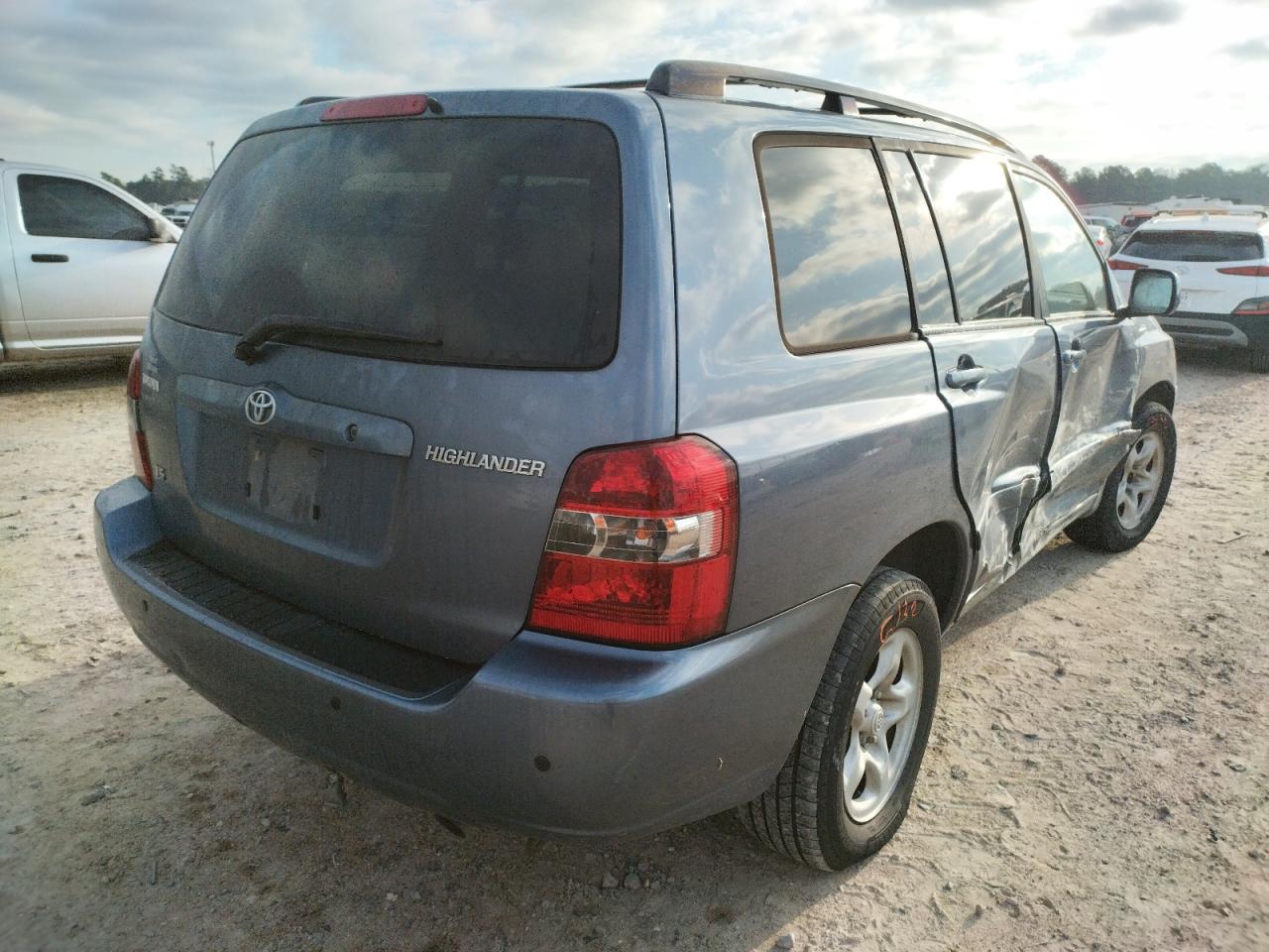 Photo 4 from auction – 2006 TOYOTA HIGHLANDER with VIN JTEGP21A860124938