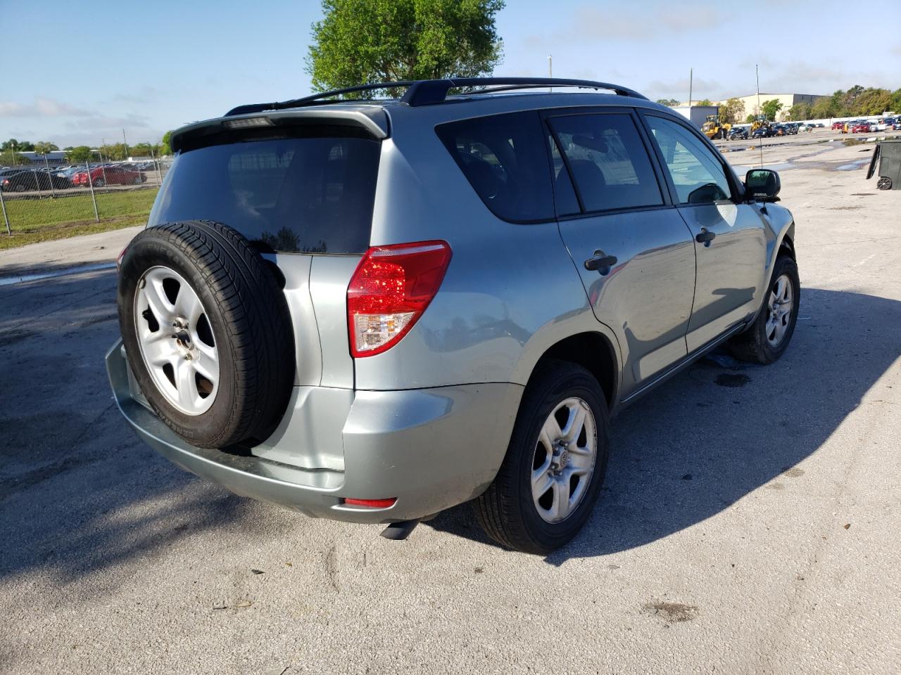 Photo 4 from auction – 2007 TOYOTA RAV4 with VIN JTMZK33VX75012390