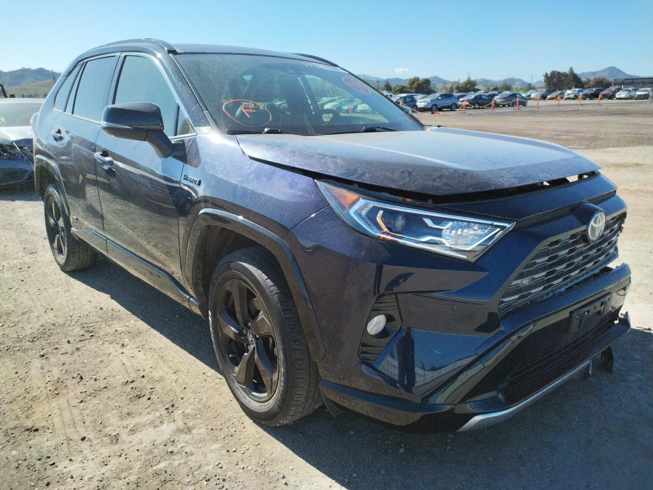 TOYOTA RAV4 XSE 2019 with VIN JTMEWRFV6KD518914 - Photo from auction