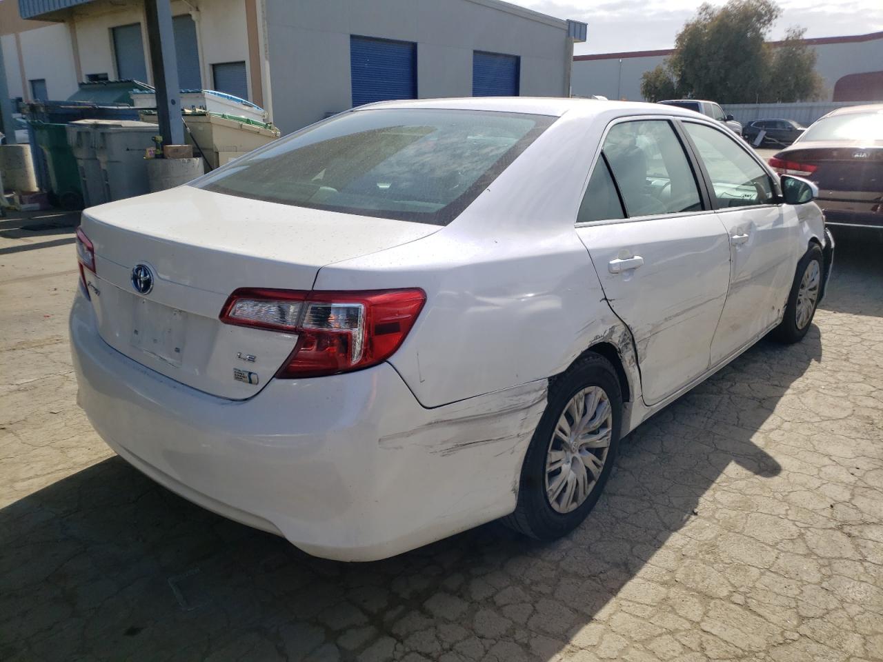 Photo 4 from auction – 2014 TOYOTA CAMRY HYBR with VIN 4T1BD1FK2EU133334