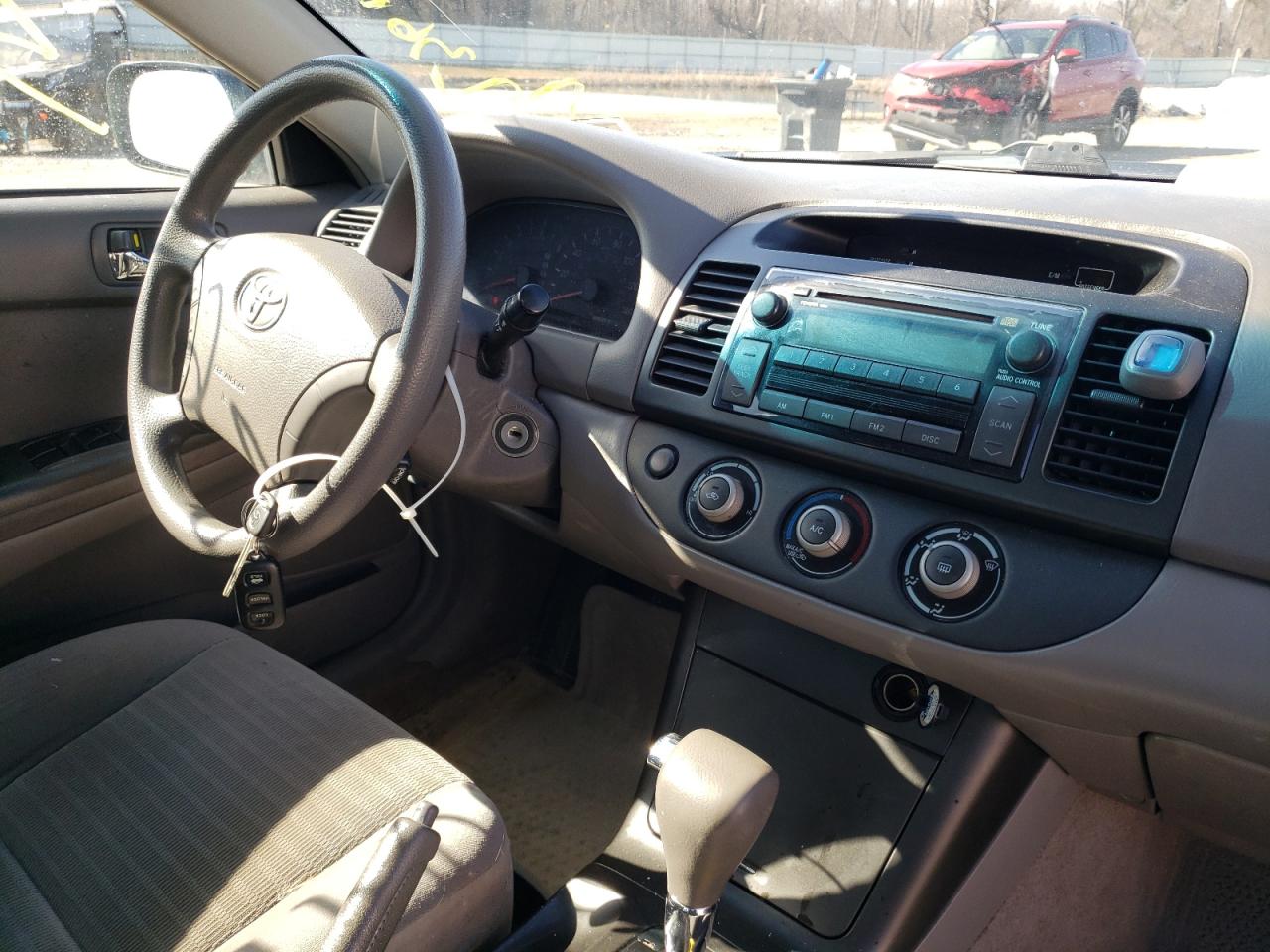 Photo 9 from auction – 2006 TOYOTA CAMRY LE with VIN 4T1BE30K56U112738