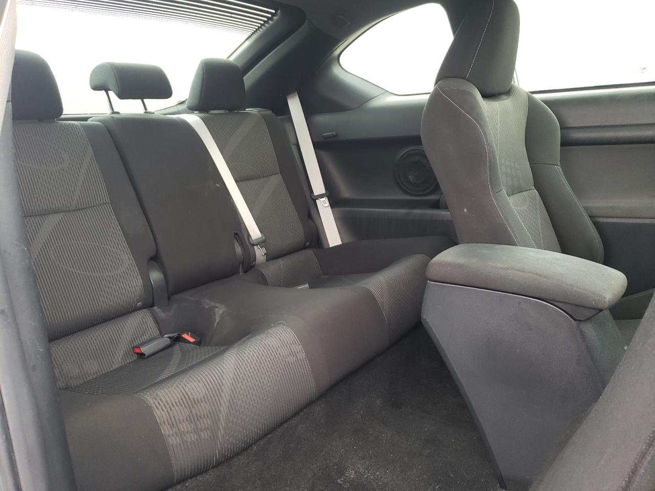 Photo 6 from auction – 2014 TOYOTA SCION TC with VIN JTKJF5C76E3068018