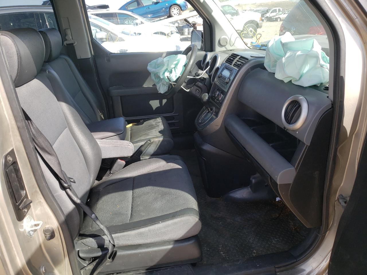Photo 5 from auction – 2004 HONDA ELEMENT with VIN 5J6YH18534L003622