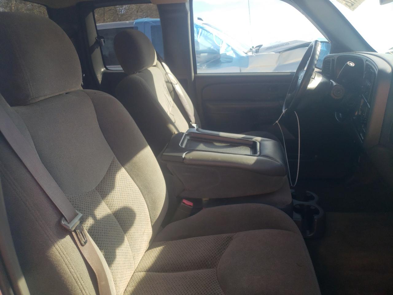 Photo 5 from auction – 2004 CHEVROLET SILVERADO with VIN 2GCEC19V541203364