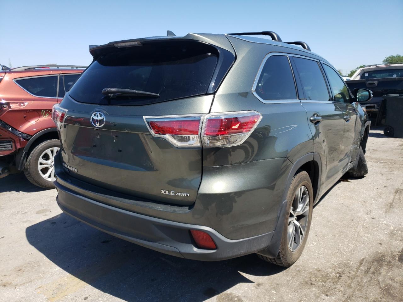 Photo 4 from auction – 2016 TOYOTA HIGHLANDER with VIN 5TDJKRFH0GS324542