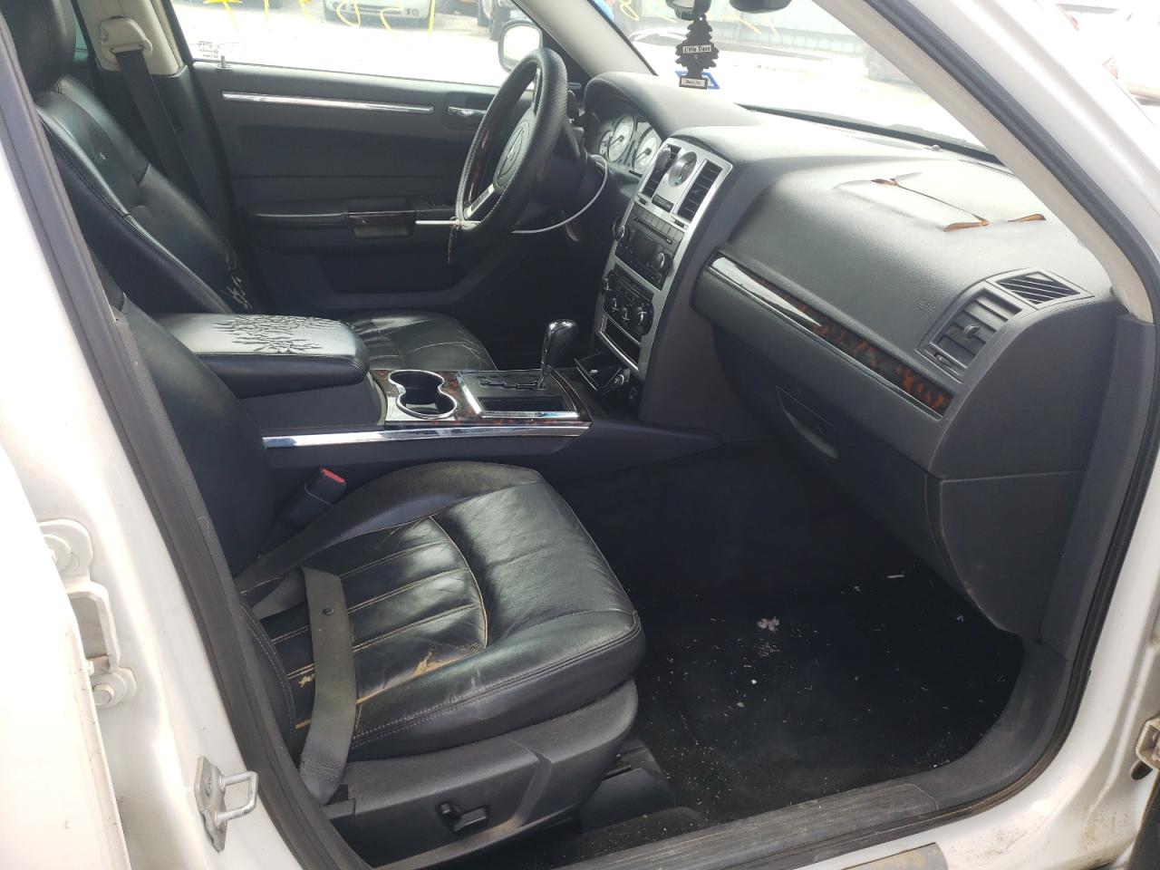 Photo 5 from auction – 2008 CHRYSLER 300C with VIN 2C3KA63H68H128958