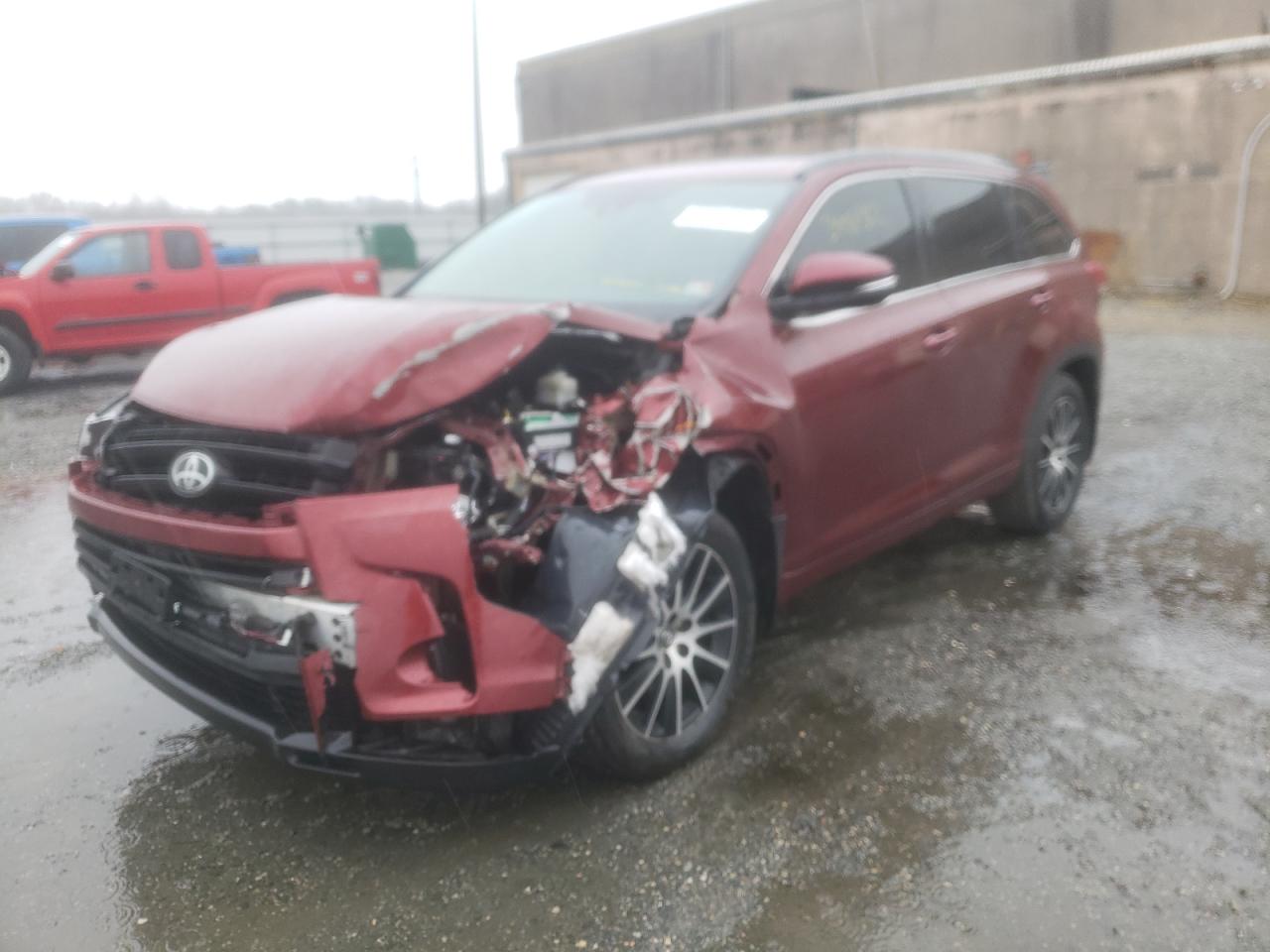 Photo 2 from auction – 2017 TOYOTA HIGHLANDER with VIN 5TDJZRFH0HS363287