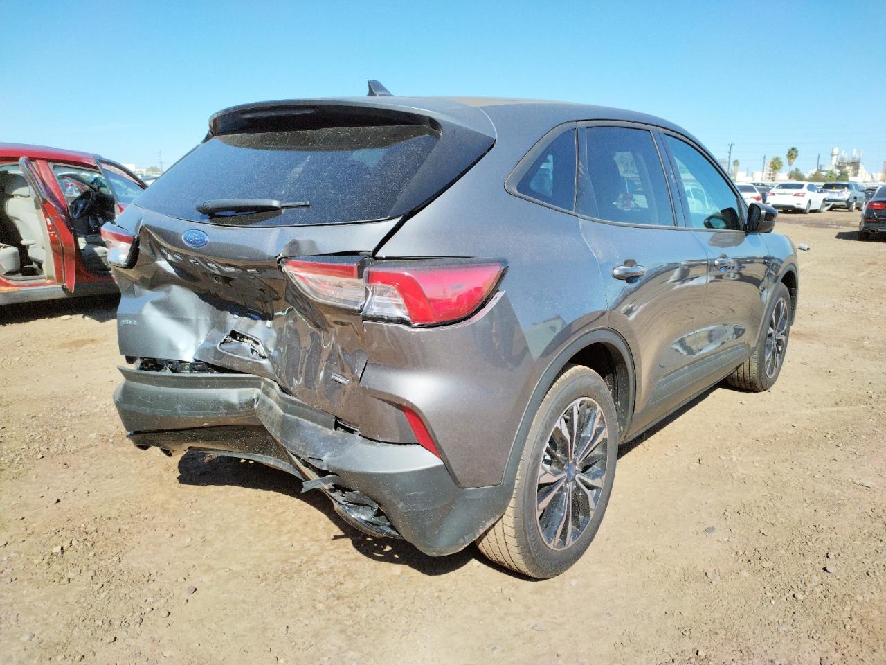 Photo 4 from auction – 2022 FORD ESCAPE SE with VIN 1FMCU0BZ6NUA03719