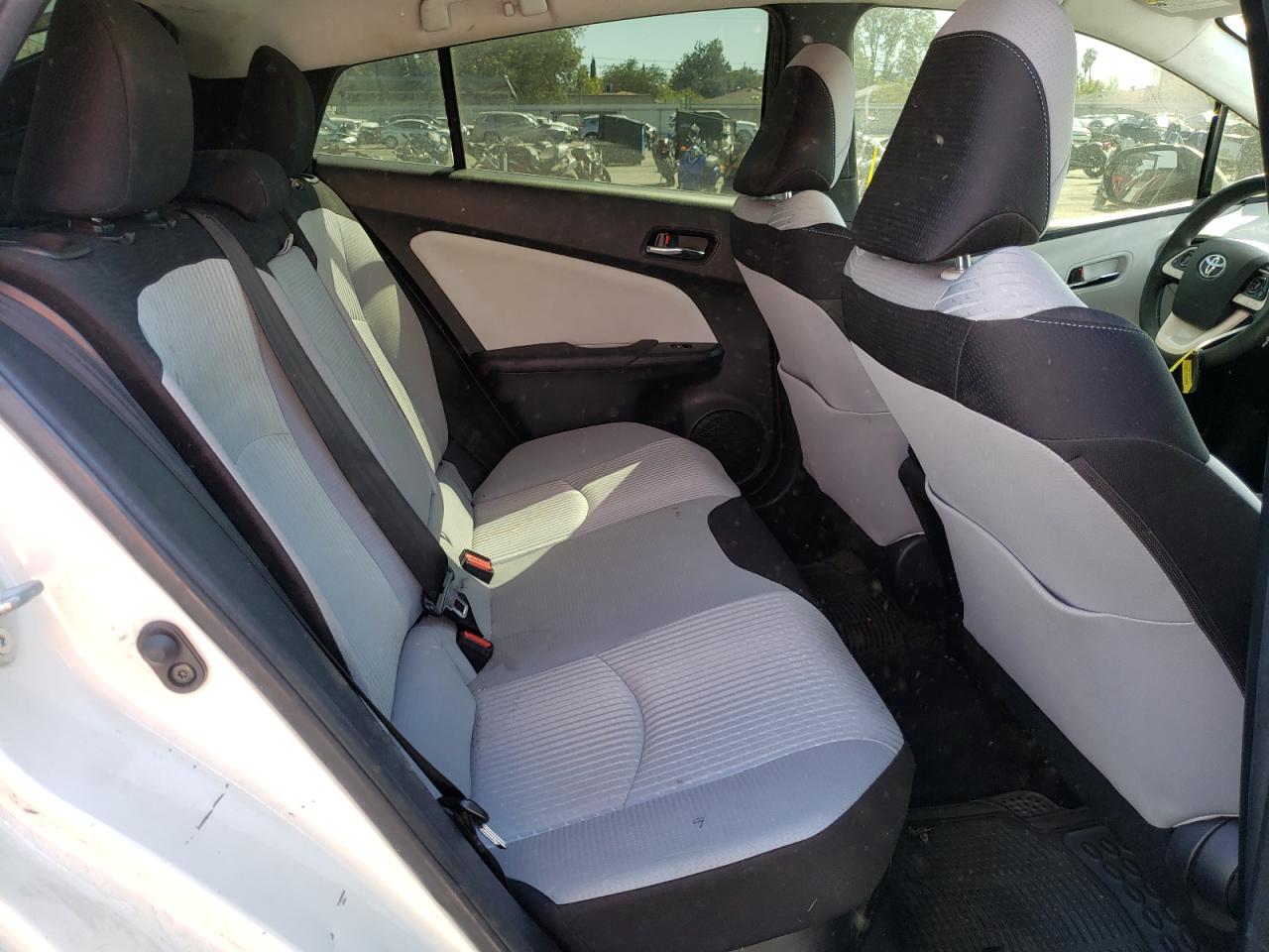 Photo 6 from auction – 2017 TOYOTA PRIUS with VIN JTDKBRFU1H3050613