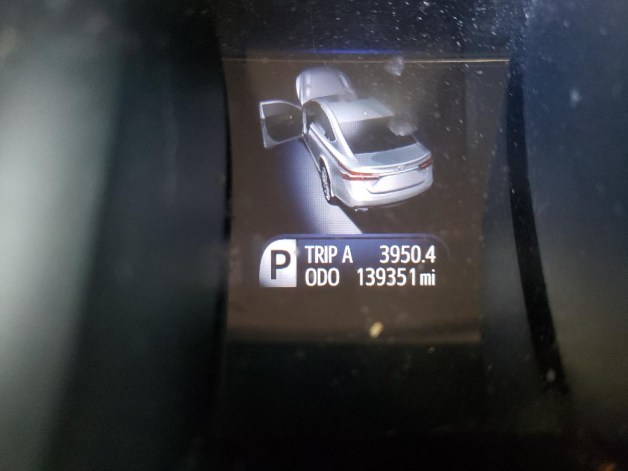 Photo 12 from auction – 2015 TOYOTA AVALON XLE with VIN 4T1BK1EB3FU173561
