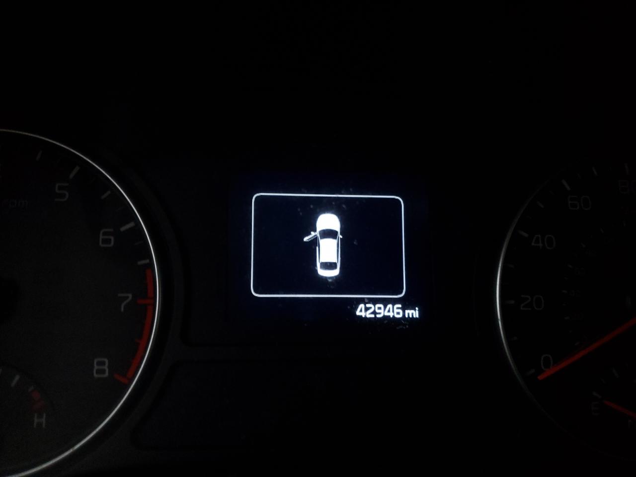 Foto 8 de la subasta – 2016 KIA OPTIMA EX con VIN 5XXGU4L32GG096531