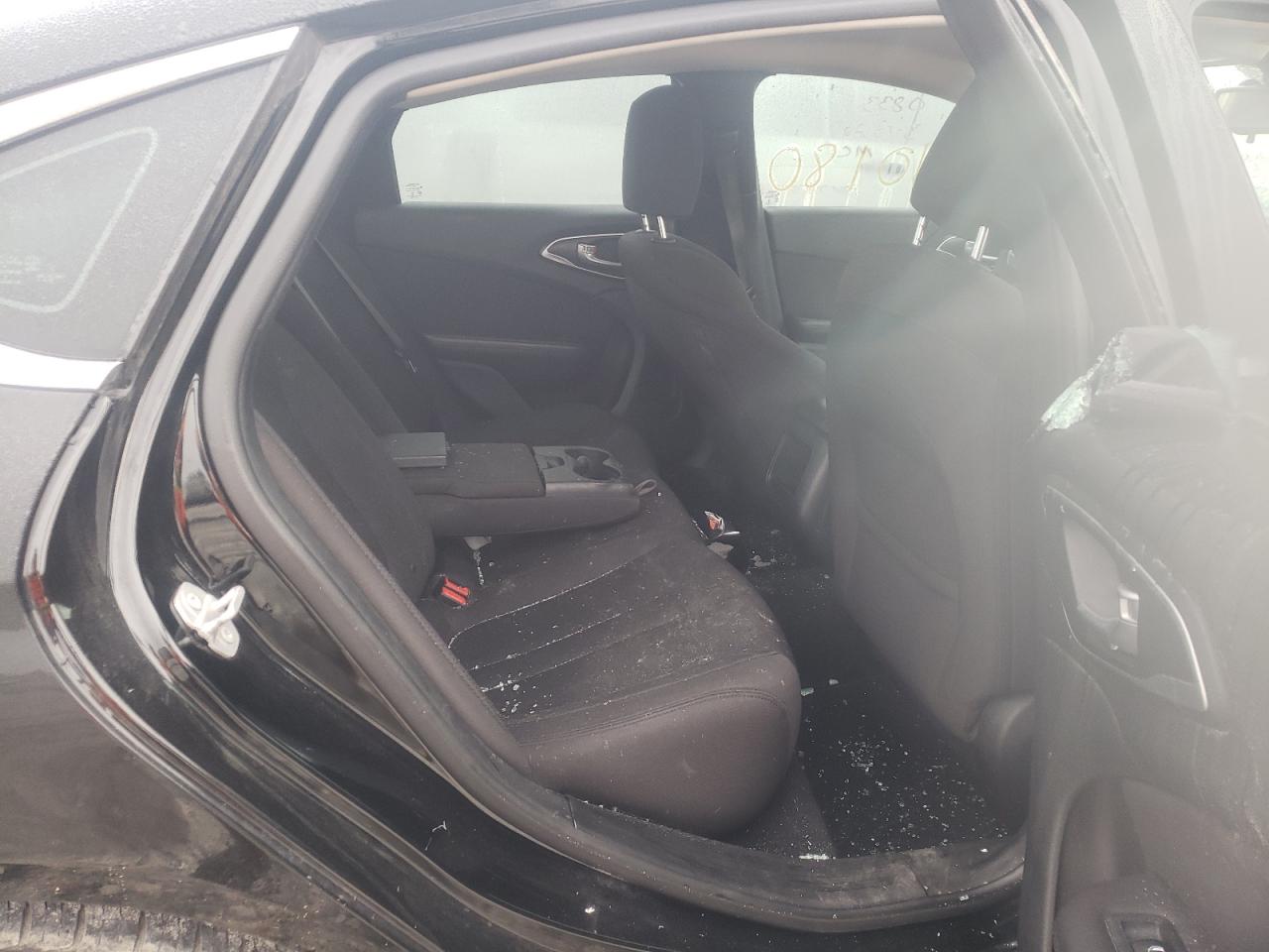 Photo 6 from auction – 2015 CHRYSLER 200 LIMITE with VIN 1C3CCCABXFN714109
