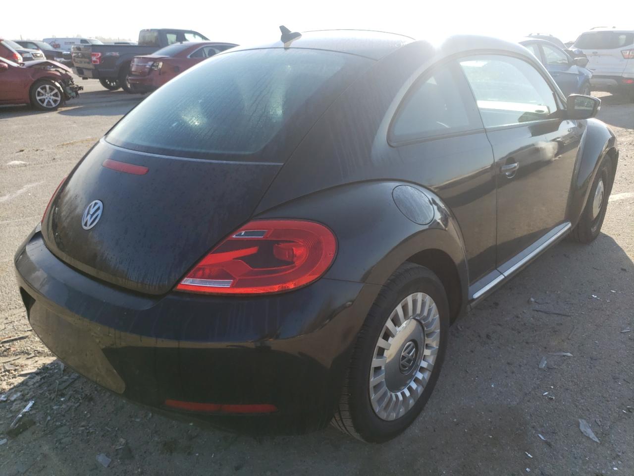Photo 4 from auction – 2014 VOLKSWAGEN BEETLE with VIN 3VWJP7AT9EM601166