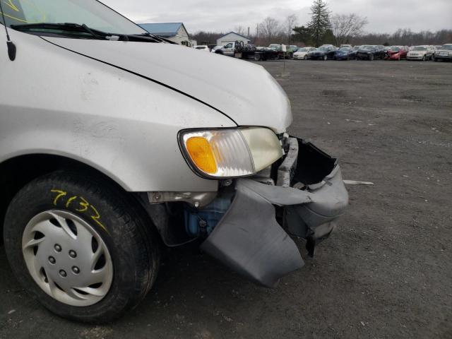 Photo 9 from auction – 2002 TOYOTA SIENNA LE with VIN 4T3ZF13C12U417773