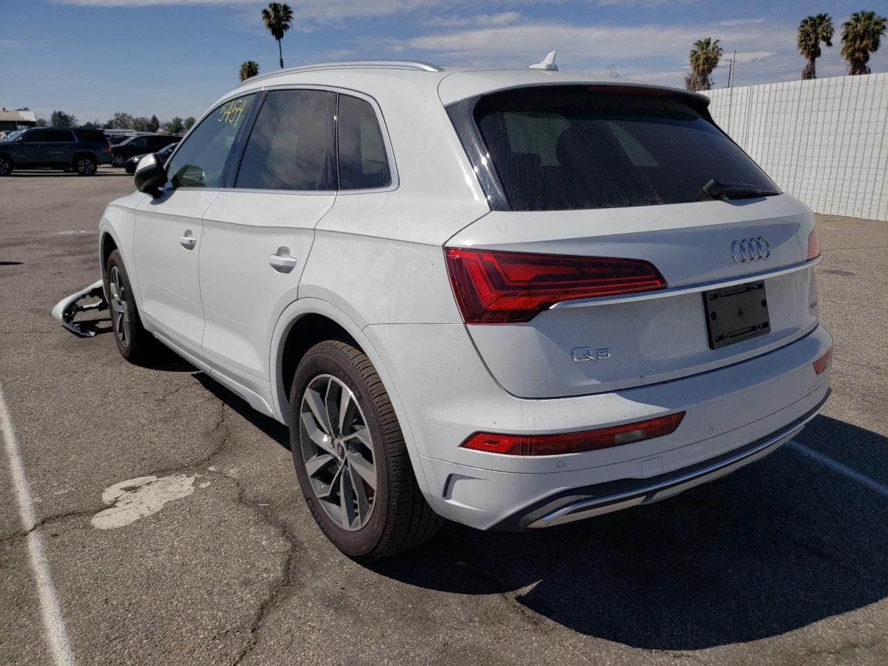 Photo 3 from auction – 2021 AUDI Q5 PREMIUM with VIN WA1AAAFY1M2009301
