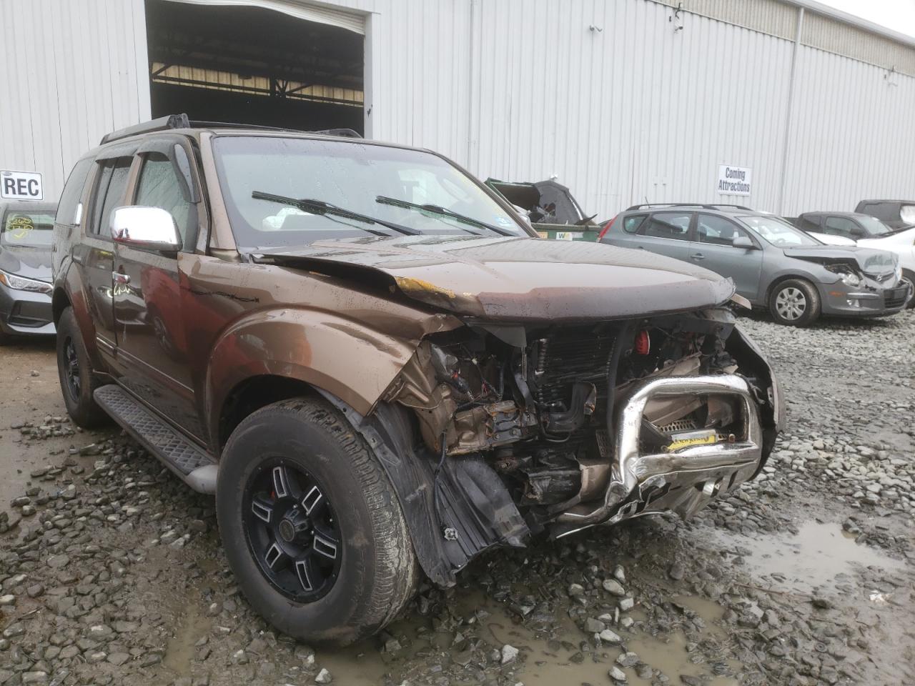 NISSAN PATHFINDER 2005 with VIN 5N1AR18WX5C764173 - Photo from auction