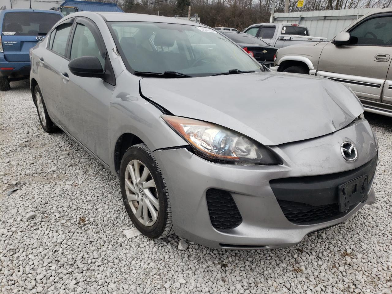 MAZDA 3 I 2013 with VIN JM1BL1VP2D1835562 - Photo from auction