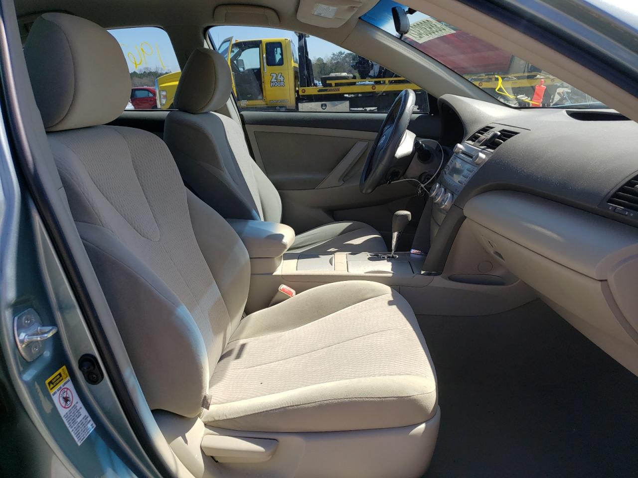 Photo 5 from auction – 2011 TOYOTA CAMRY BASE with VIN 4T1BF3EK6BU748939