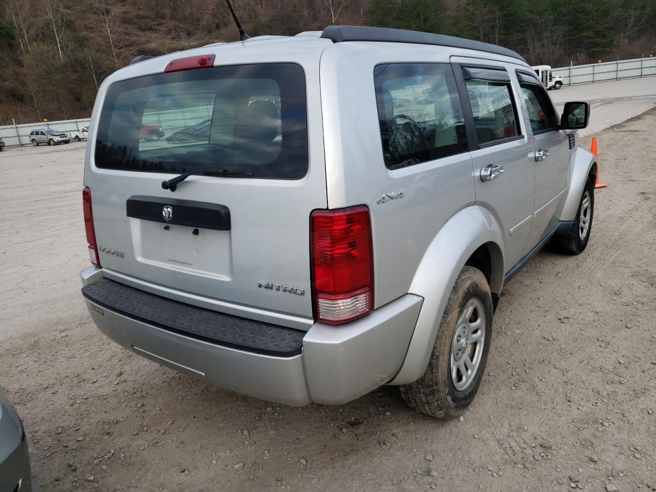 Photo 4 from auction – 2011 DODGE NITRO SE with VIN 1D4PU2GK5BW599261