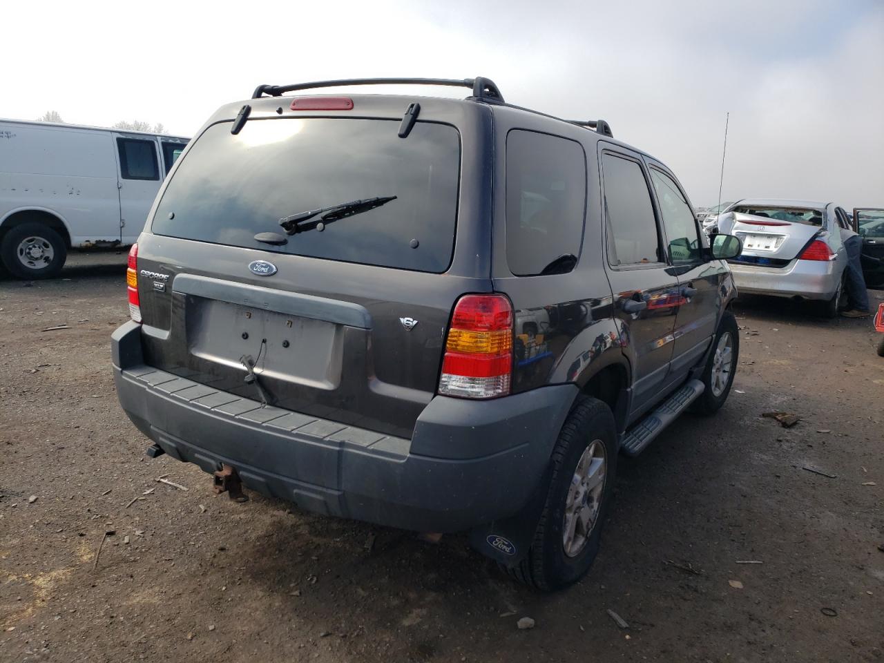 Photo 4 from auction – 2007 FORD ESCAPE XLT with VIN 1FMCU931X7KA15710