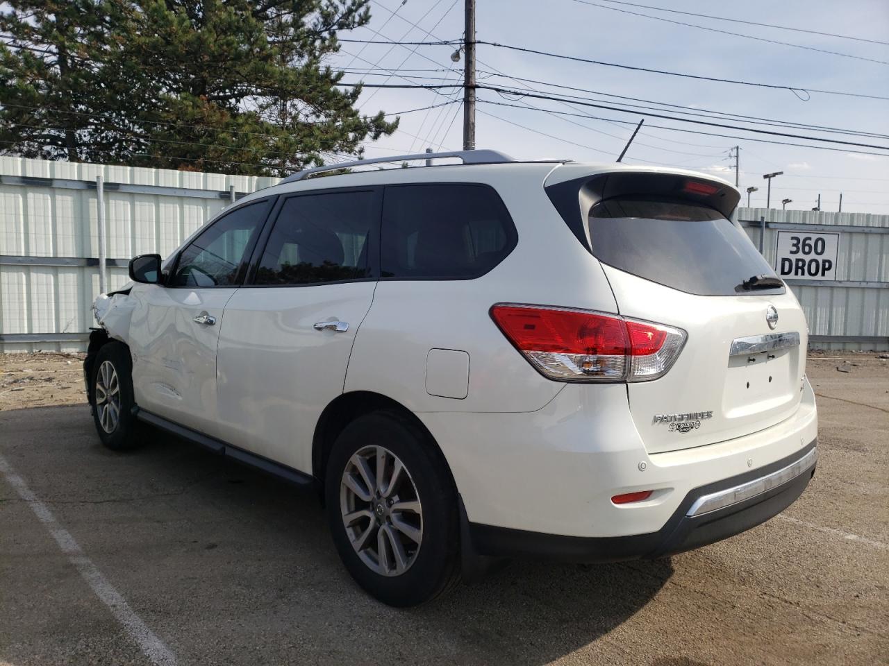 Photo 3 from auction – 2016 NISSAN PATHFINDER with VIN 5N1AR2MM6GC657568