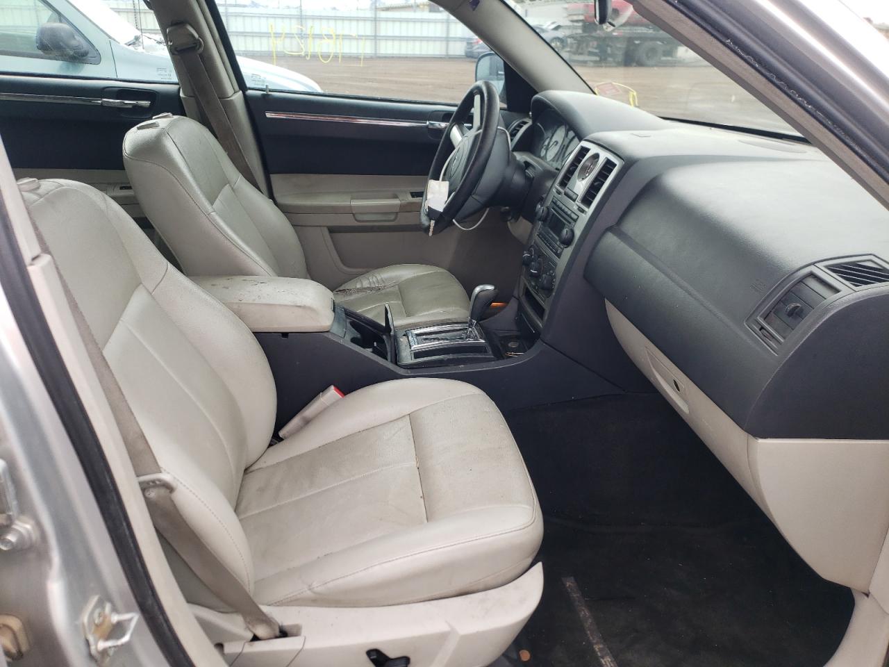 Photo 5 from auction – 2007 CHRYSLER 300 TOURIN with VIN 2C3KA53G77H799314